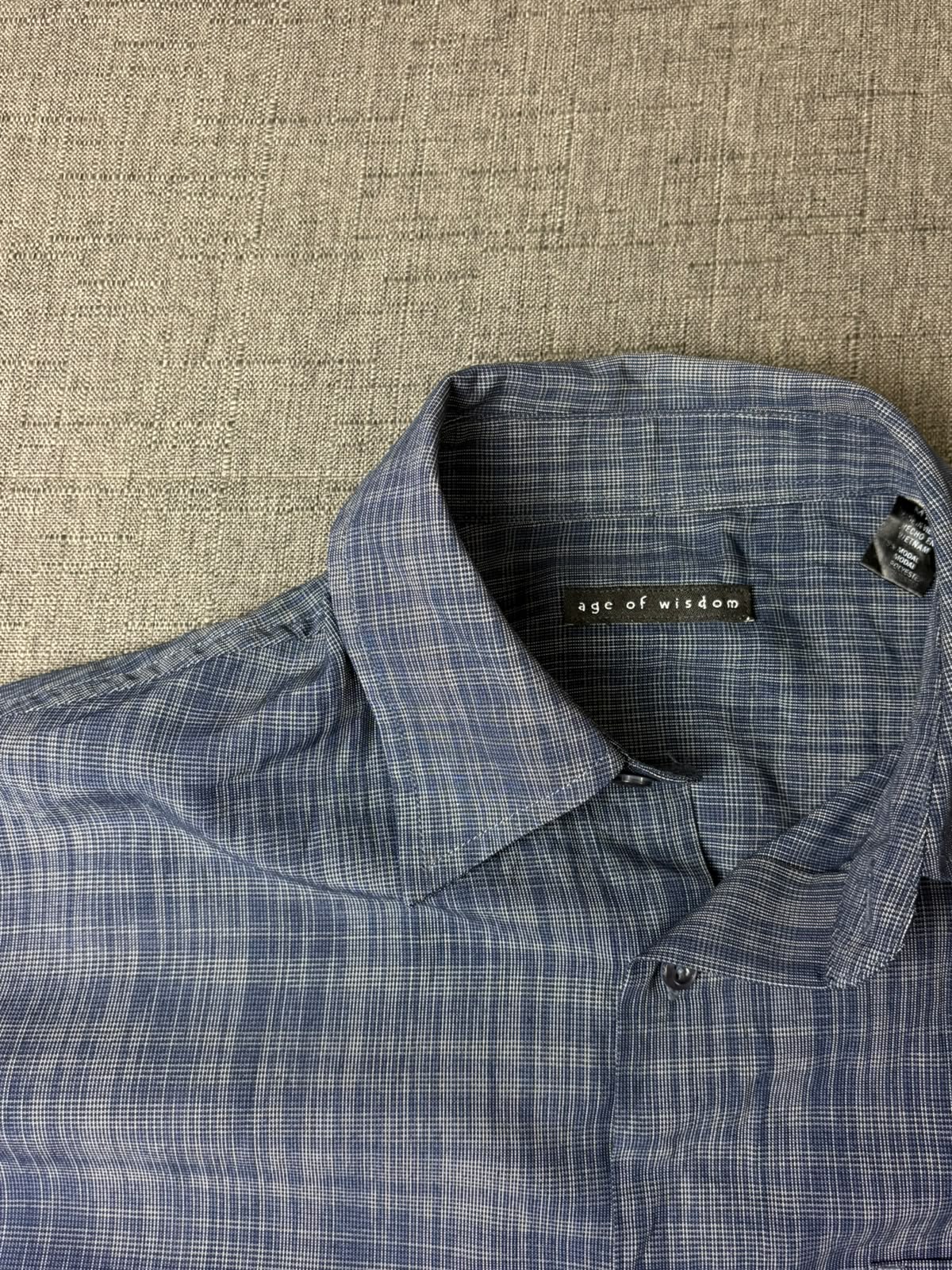 Boxy Button UP6